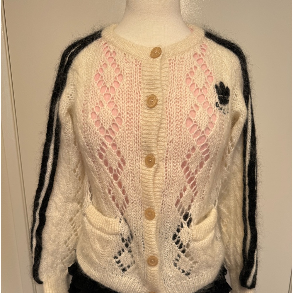 Gucci white with 3 stripes button front wool cardigan